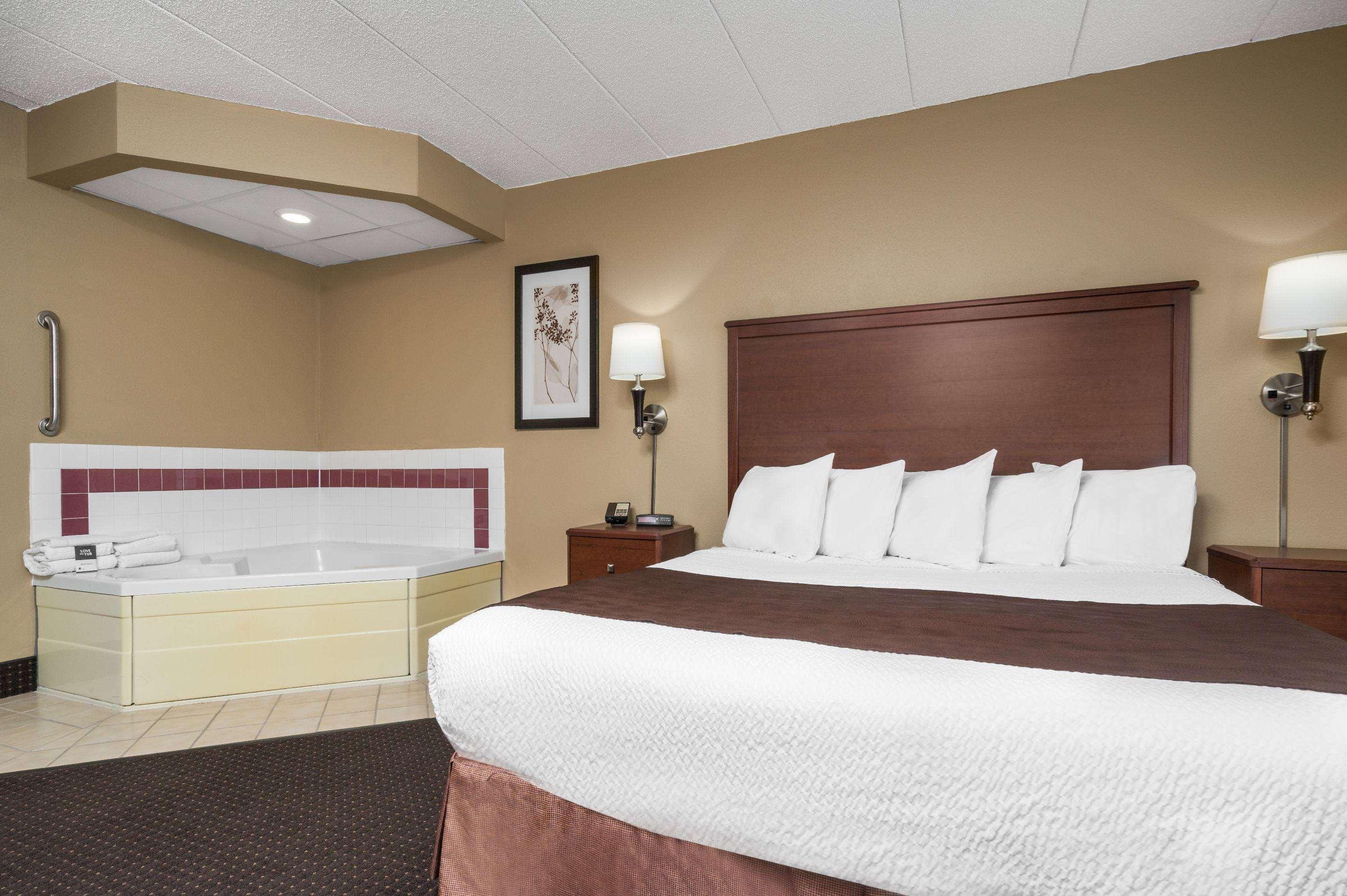 Americinn By Wyndham Lake City Esterno foto